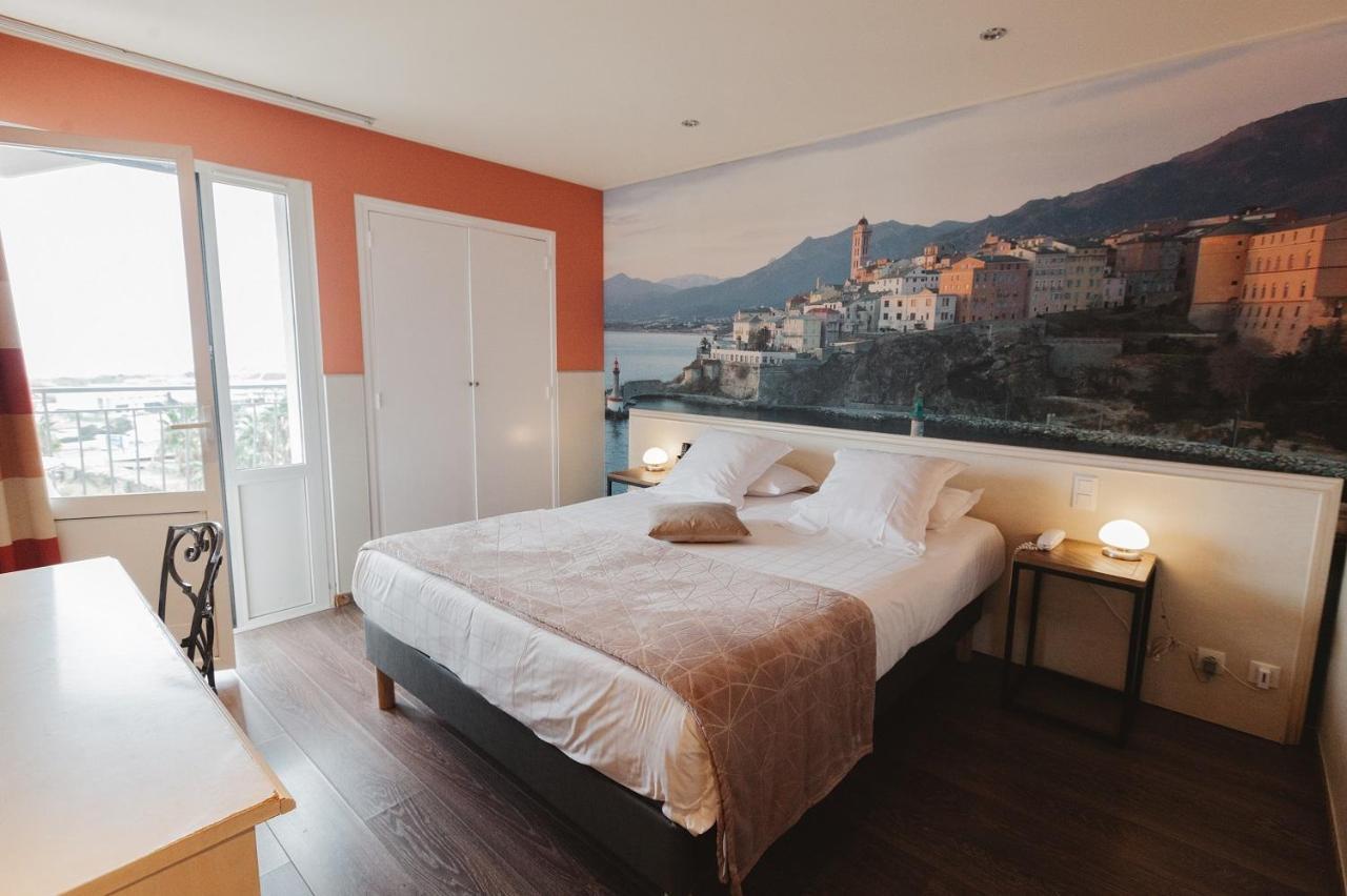 Hotel Ostella & 4*